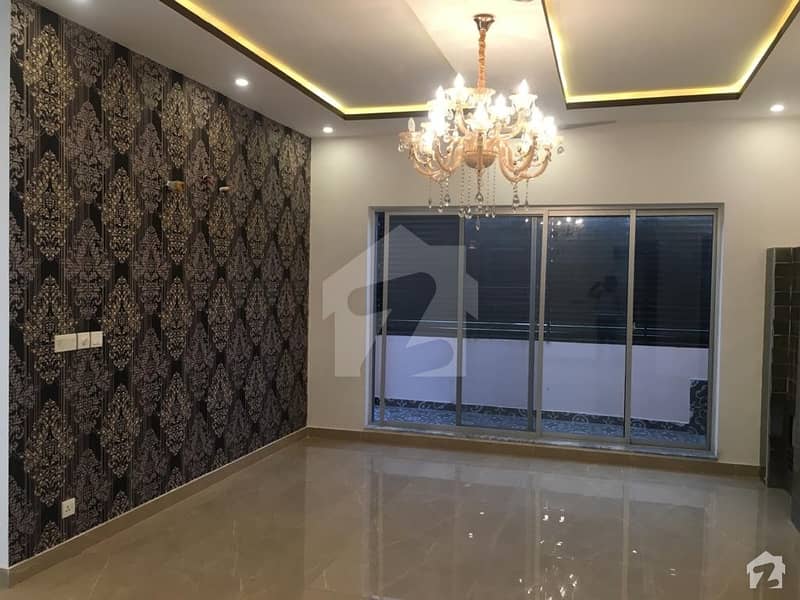 10 Marla House Up For Sale In DHA Defence