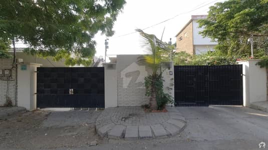 2200 Sq Yard Bungalow Is Available For Sale 2200 Sq Yard Bungalow Is Available For Sale