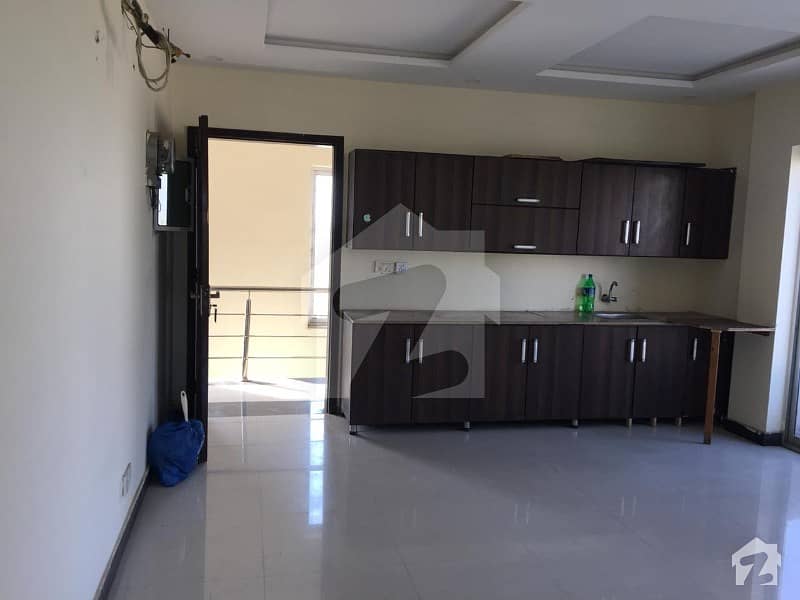 500  Square Feet Flat Situated In Bahria Town For Rent