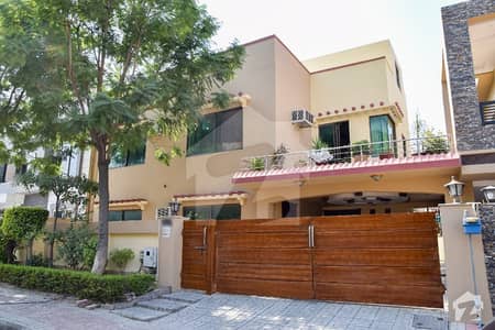 13 Marla Double Unit House is Available For Sale 13 Marla Double Unit House is Available For Sale