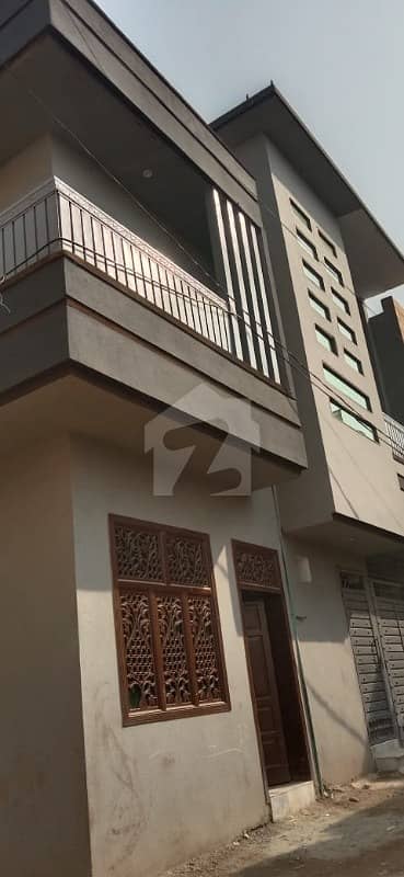 ارباب روڈ پشاور میں 6 کمروں کا 4 مرلہ مکان 1 کروڑ میں برائے فروخت۔