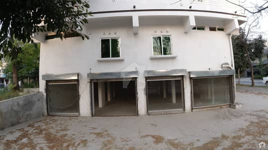 Plaza Is Availiable For Sale Plaza Is Availiable For Sale