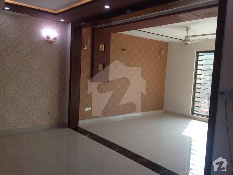 بحریہ ٹاؤن رفیع بلاک بحریہ ٹاؤن سیکٹر ای بحریہ ٹاؤن لاہور میں 1 کمرے کا 5 مرلہ زیریں پورشن 25 ہزار میں کرایہ پر دستیاب ہے۔
