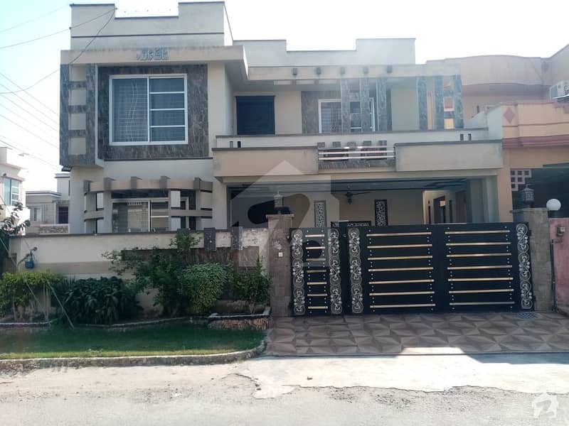 House Of 1 Kanal For Sale In DC Colony