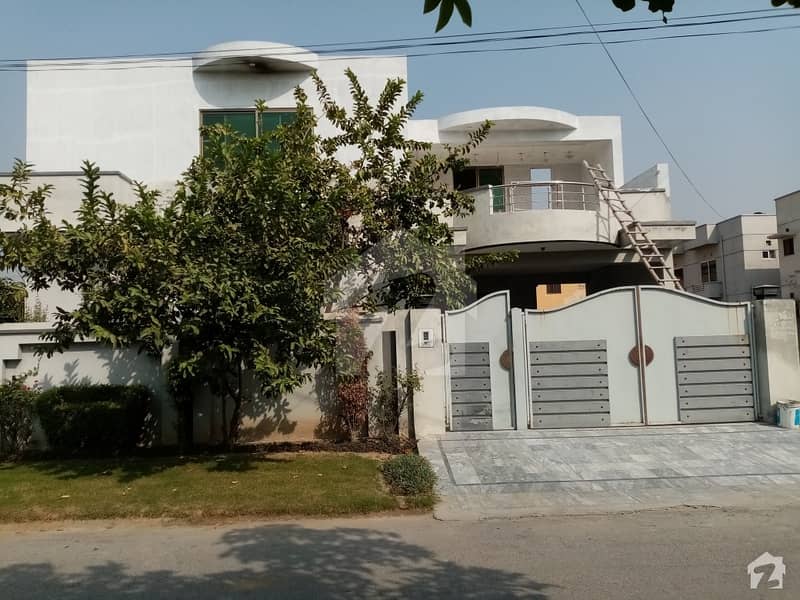 1 Kanal House For Sale In Beautiful DC Colony