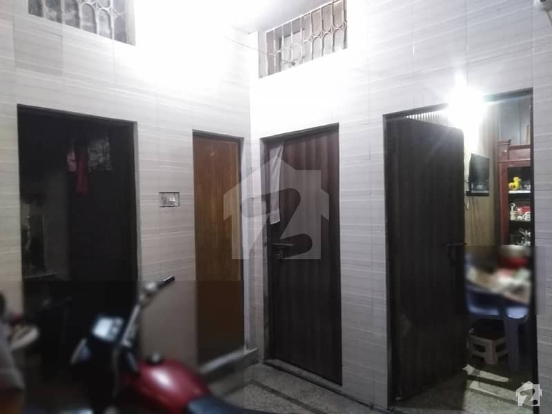 بند روڈ لاہور میں 4 کمروں کا 3 مرلہ مکان 47 لاکھ میں برائے فروخت۔