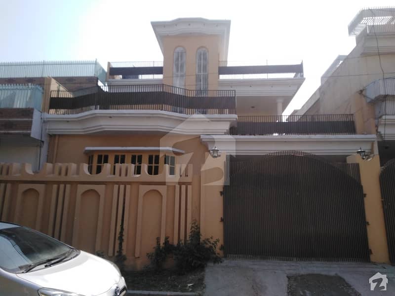 In Hayatabad House For Rent Sized 10 Marla