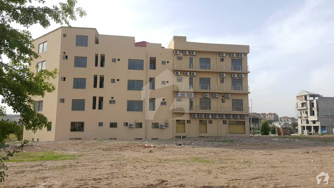 Flat Of 950 Square Feet Available In DHA Defence