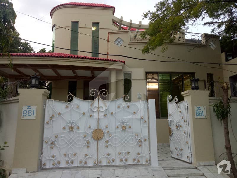 Beautiful 10 Marla House Available In Dha Phase 4 Ee Block
