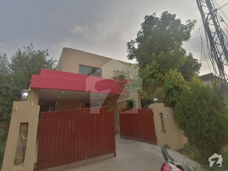 10 Marla Corner House Available In DHA Phase 4 EE Block
