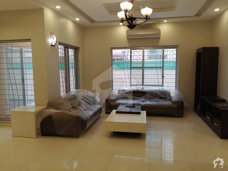 In DHA Defence 1 Kanal House For Rent