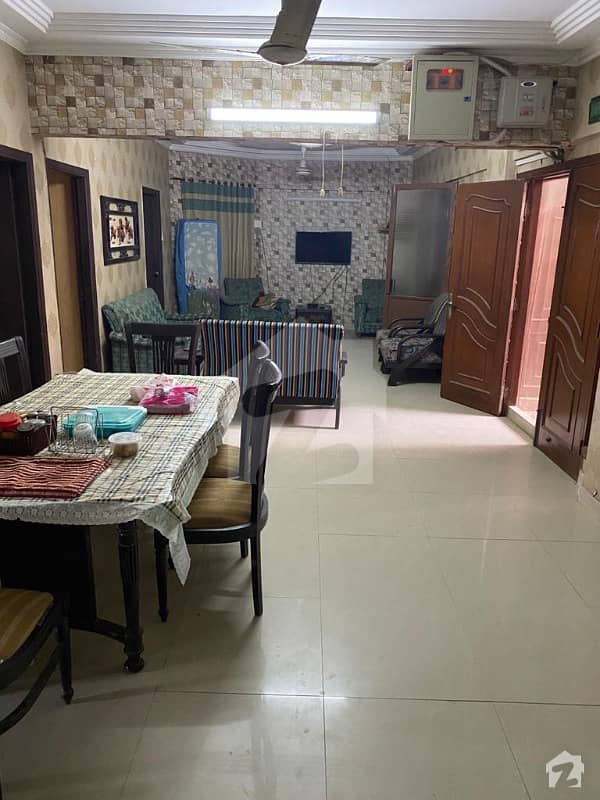 Bungalow Facing 5 Beds Full Floor Apartment Available