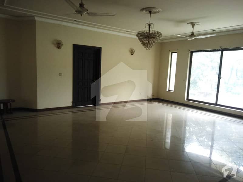 F6 777 Sqyd Beautiful Upper Potion Having 3 Bedrooms With Attached Bathrooms Is Available For Rent