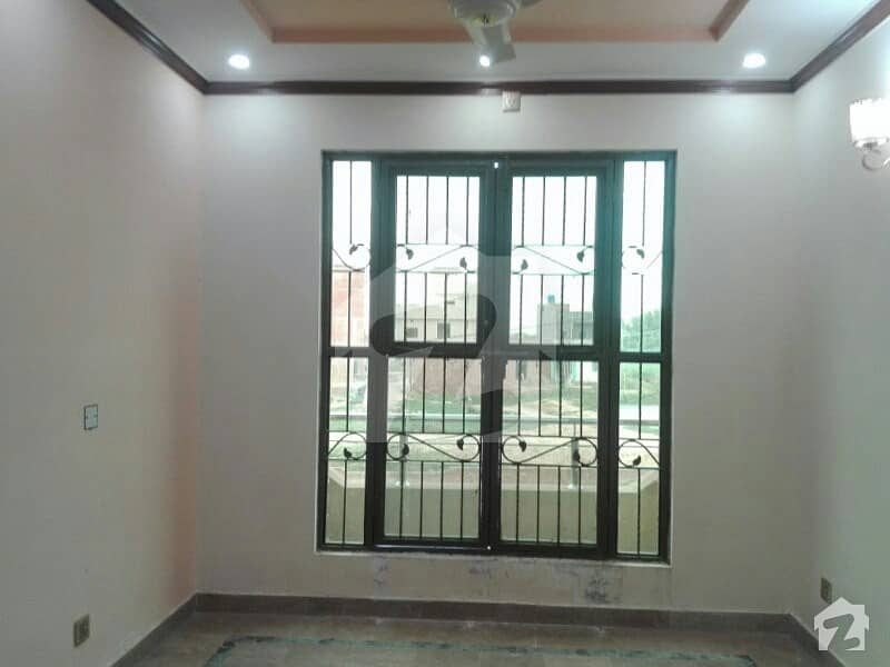 ماڈل ٹاؤن ۔ بلاک سی ماڈل ٹاؤن لاہور میں 3 کمروں کا 3 کنال مکان 18 کروڑ میں برائے فروخت۔