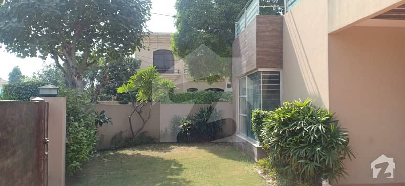 1 Kanal Semi Furnished Beautiful Double Unit House Available For Rent