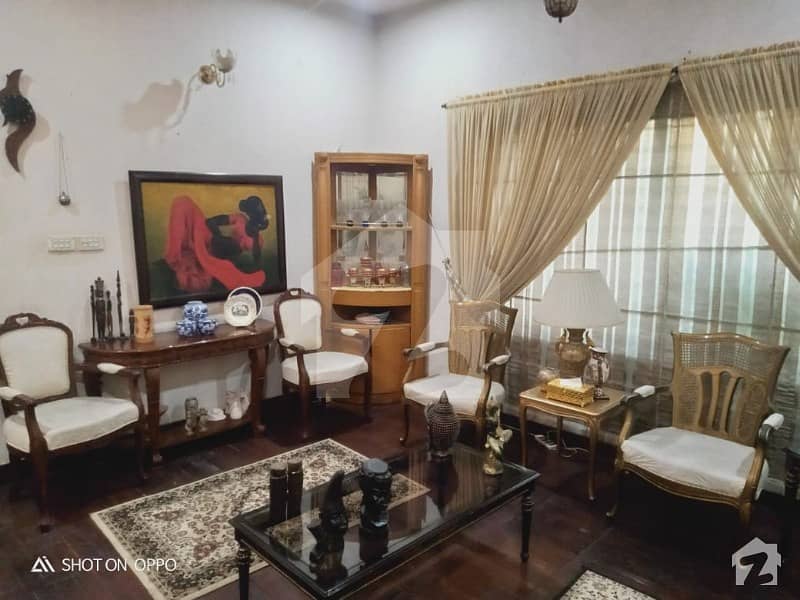 ڈی ایچ اے فیز 2 ڈیفنس (ڈی ایچ اے) لاہور میں 4 کمروں کا 1 کنال مکان 3.3 کروڑ میں برائے فروخت۔
