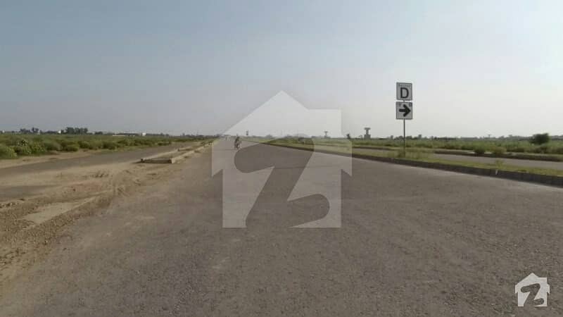 Superb Location Plot 212 In Good Price Near Park And Mosque