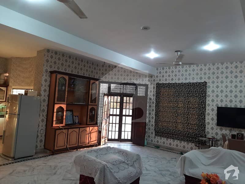 این ایف سی 1 لاہور میں 5 کمروں کا 2 کنال مکان 5.9 کروڑ میں برائے فروخت۔