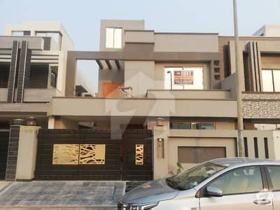 10 Marla Newly Build Full House For Rent 10 Marla Newly Build Full House For Rent