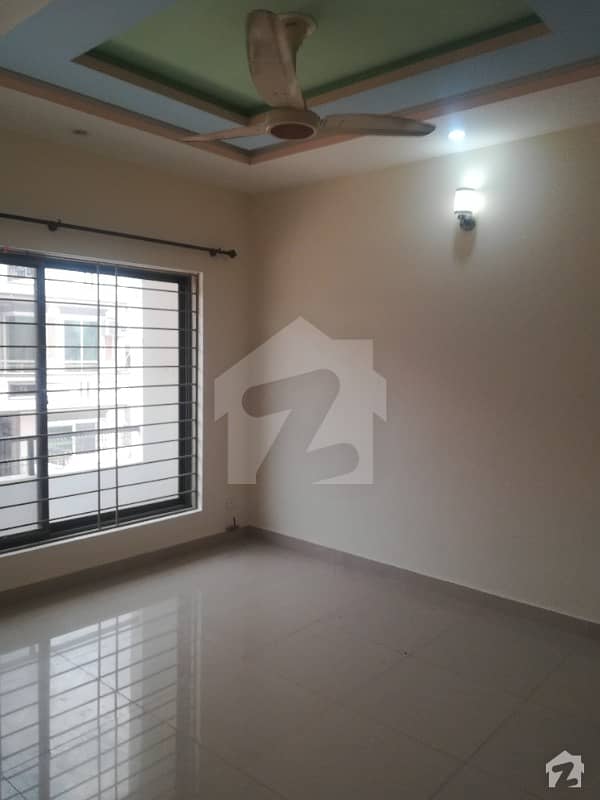25x40 House For Sale With 3 Bedrooms In G-13 Islamabad
