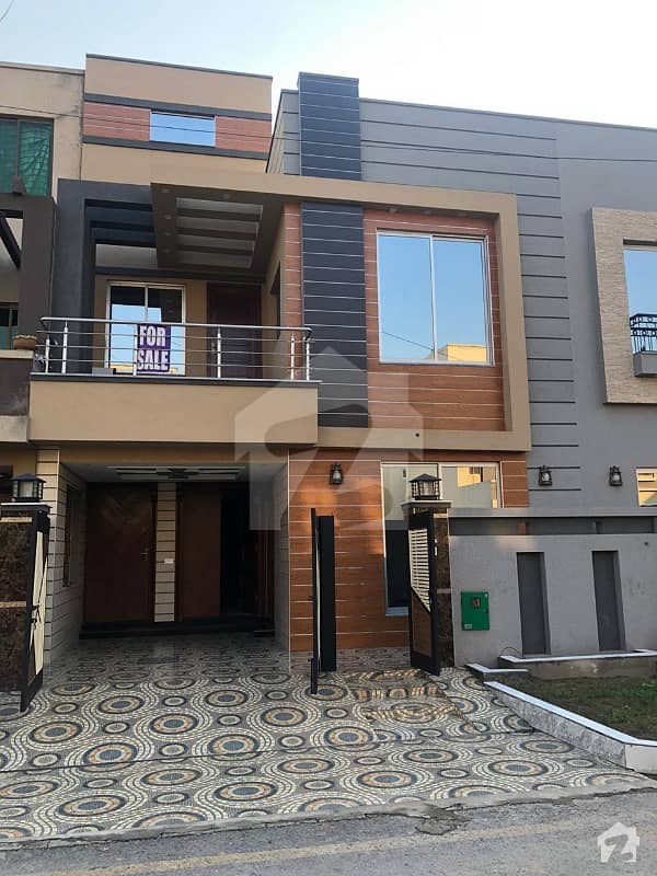 5 Marla Brand New Modern House For Sale In Bb Block Sector D Bahria Town Lahore