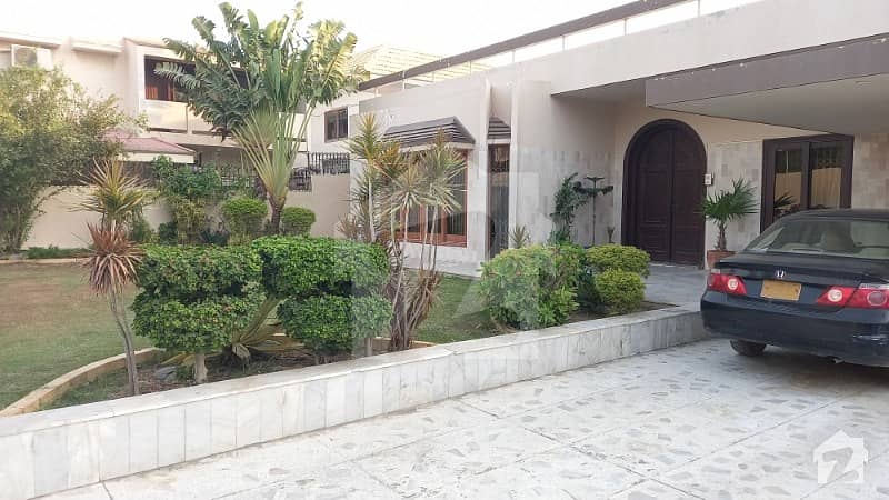 1000 Sq Yrd Bungalow For Sale Well Maintained On Main Kha E Shaheen