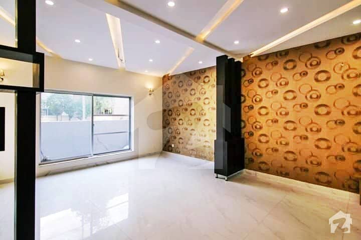 بحریہ ٹاؤن ۔ بلاک بی بی بحریہ ٹاؤن سیکٹرڈی بحریہ ٹاؤن لاہور میں 3 کمروں کا 5 مرلہ مکان 1.12 کروڑ میں برائے فروخت۔