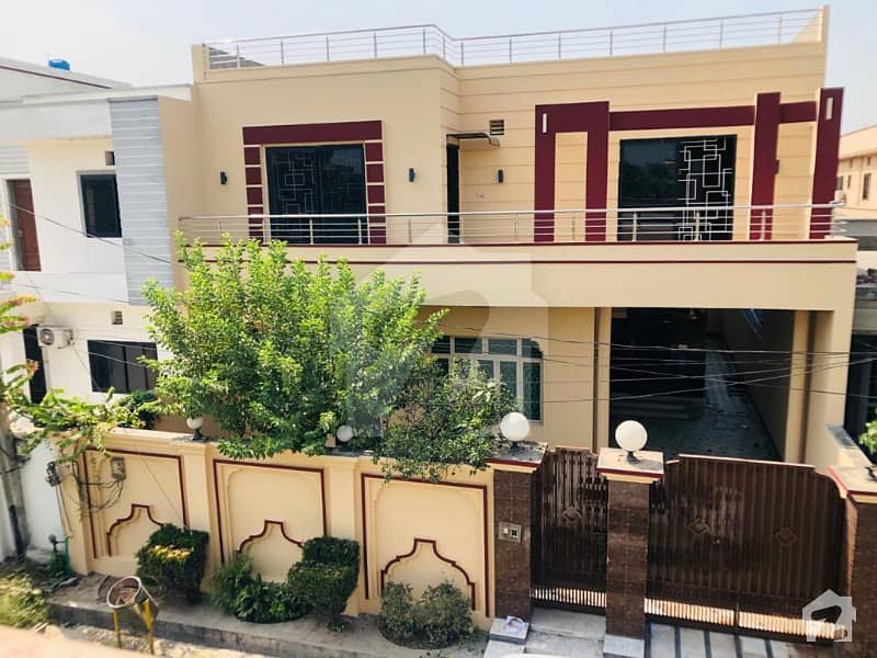 Shalimar Town House For Sale Sized 2813  Square Feet