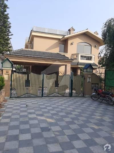 ایف ۔ 11/1 ایف ۔ 11 اسلام آباد میں 6 کمروں کا 1.33 کنال مکان 15 کروڑ میں برائے فروخت۔ ایف ۔ 11/1 ایف ۔ 11 اسلام آباد میں 6 کمروں کا 1.33 کنال مکان 15 کروڑ میں برائے فروخت۔