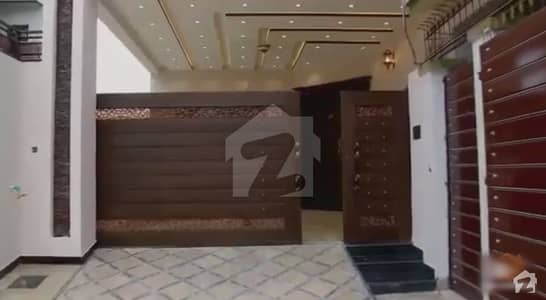 یونیورسٹی ٹاؤن پشاور میں 7 کمروں کا 13 مرلہ مکان 5.7 کروڑ میں برائے فروخت۔
