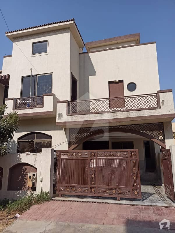 7 Marla Used House Is Available For Sale