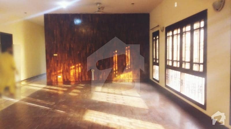 Portion For Rent 500 Sq Yd Main Khy E Shahbaz