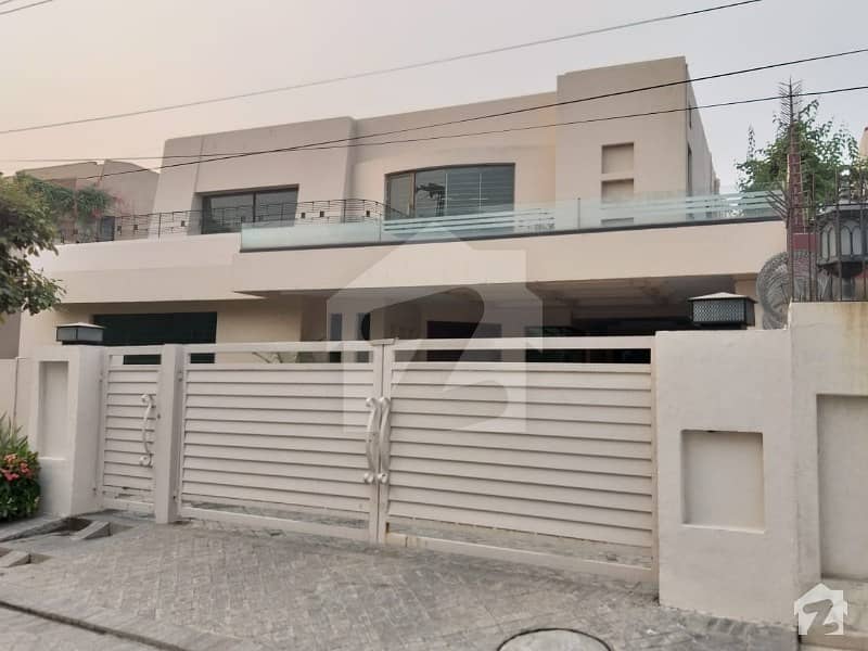 1 Kanal Ideal House Available  For Rent in DHA Phase 4 Lahore