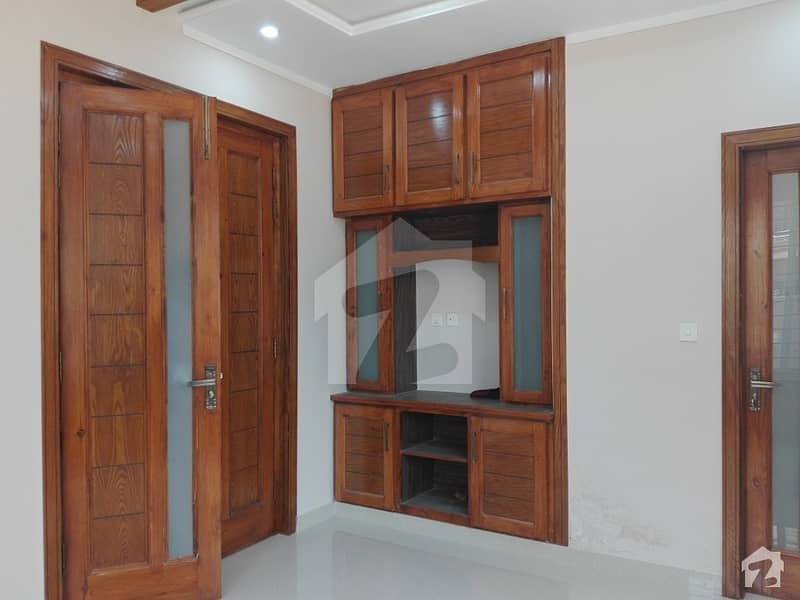 10 Marla Upper Portion Is Available For Rent In Bahria Town