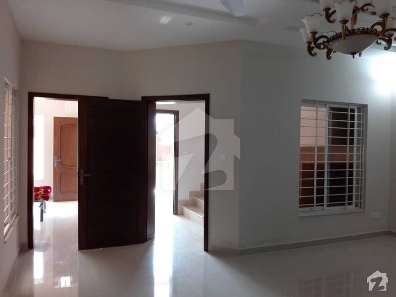 20 Marla Lower Portion Up For Rent In Bahria Town