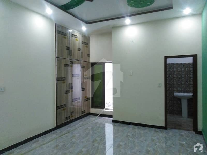 ویلینشیاء ہاؤسنگ سوسائٹی لاہور میں 5 کمروں کا 10 مرلہ مکان 2.5 کروڑ میں برائے فروخت۔