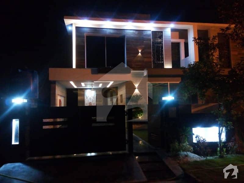 گرین سٹی ۔ بلاک اے گرین سٹی لاہور میں 5 کمروں کا 13 مرلہ مکان 3 کروڑ میں برائے فروخت۔