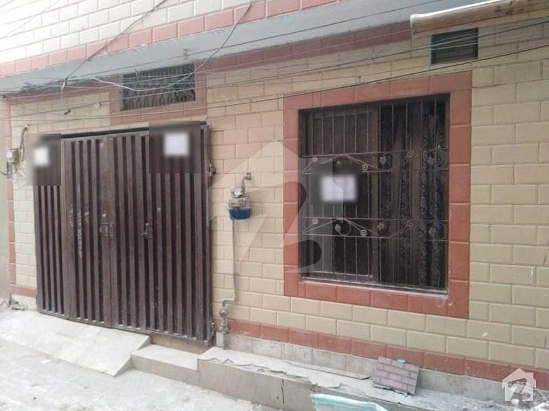 In Nishtar Colony House For Sale Sized 3 Marla