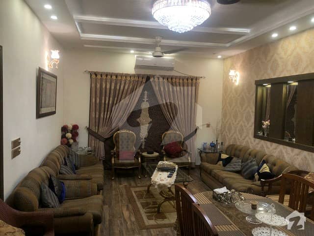 ماڈل ٹاؤن ۔ بلاک ایل ماڈل ٹاؤن لاہور میں 5 کمروں کا 10 مرلہ مکان 3.2 کروڑ میں برائے فروخت۔