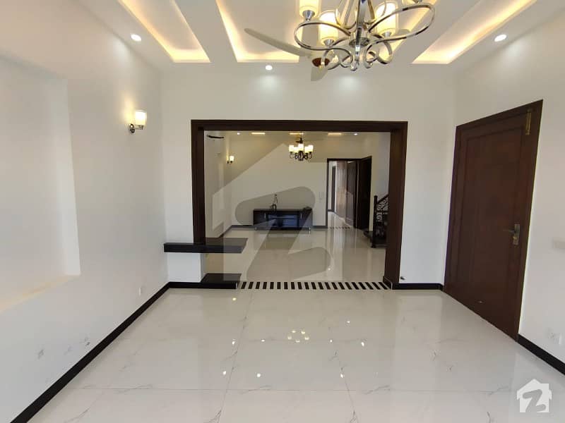 8 Marla Furnished Luxury Bungalow For Sale
