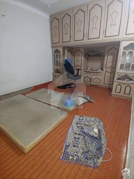 5 Marla 2nd Floor Uper Portion For Rent In Gulberg Ll