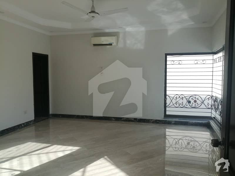 1 Kanal Luxury Upper Portion Available For Rent In Phase 4