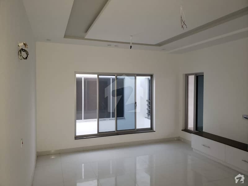 In Susan Road 5 Marla House For Rent