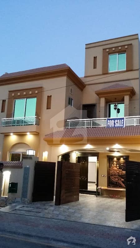 10 Marla Like Brand New House For Rent In Bahria Town Lahore