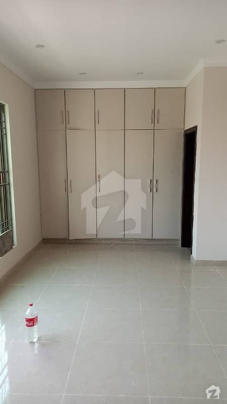 01 Kanal Upper Portion Is Available For Rent