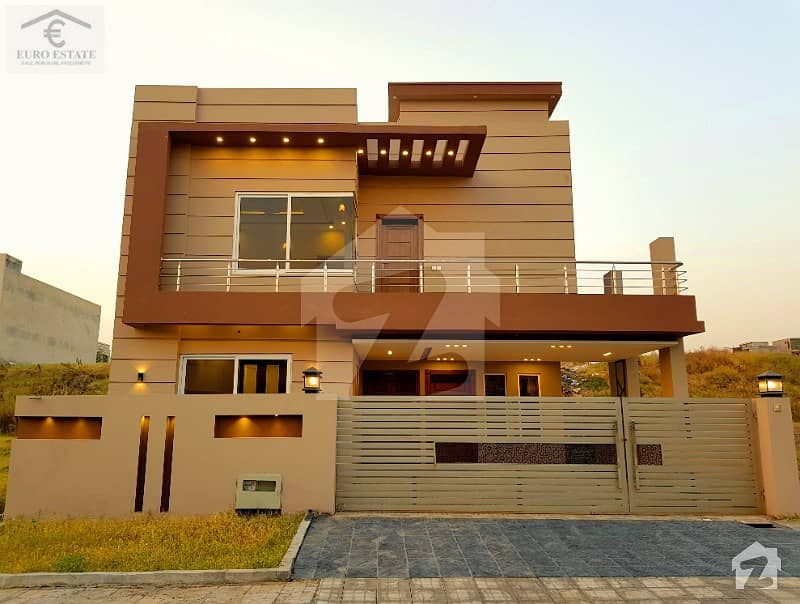 Luxury 10 Marla House Is Available For Sale Luxury 10 Marla House Is Available For Sale