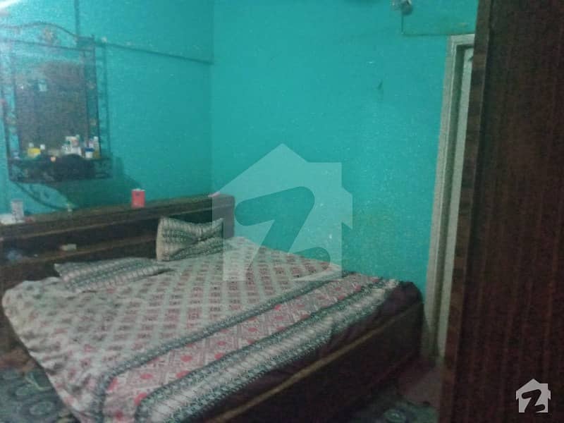 اندہ موڑ روڈ کراچی میں 2 کمروں کا 4 مرلہ فلیٹ 42 لاکھ میں برائے فروخت۔