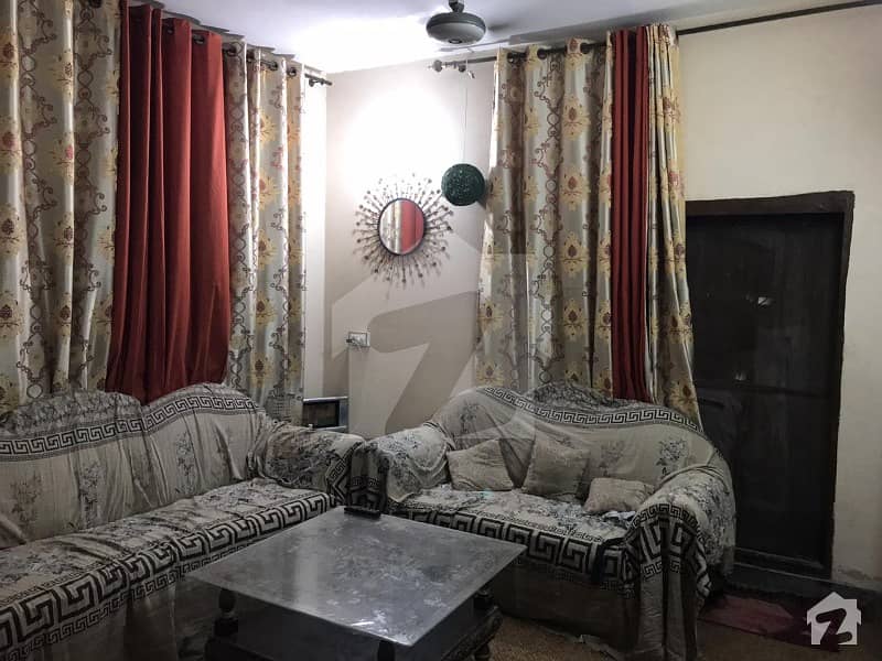 مزنگ لاہور میں 5 کمروں کا 2 مرلہ مکان 1 کروڑ میں برائے فروخت۔