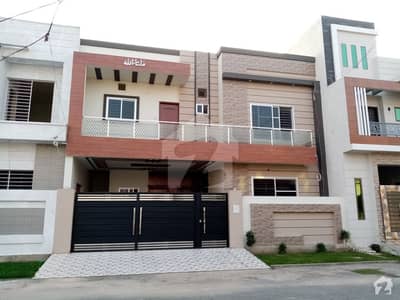 جیون سٹی - فیز 4 جیون سٹی ہاؤسنگ سکیم ساہیوال میں 8 مرلہ مکان 1.4 کروڑ میں برائے فروخت۔ جیون سٹی - فیز 4 جیون سٹی ہاؤسنگ سکیم ساہیوال میں 8 مرلہ مکان 1.4 کروڑ میں برائے فروخت۔
