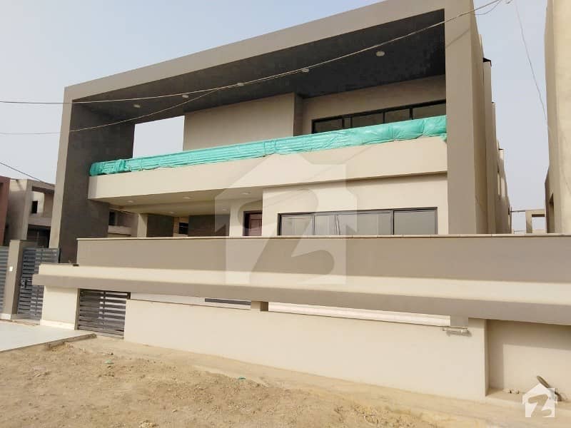 5 Bedrooms Luxury Paradise Villa for Sale in Bahria Town Bahria Paradise